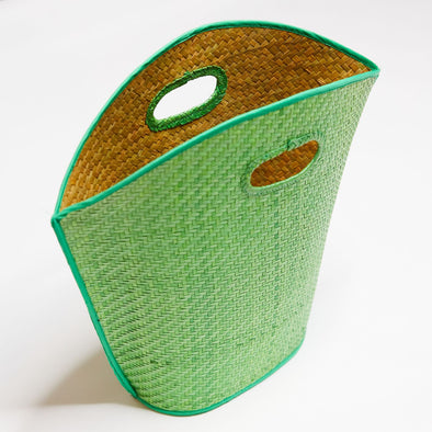 Green flax bag - great for the beach, picnics or shopping. The harekeke plant is native to New Zealand. Natural flax with weave interior, sustainable product. Also available - palm frond bags, reusable bottles, renewable sugar cane toys, beach towels.